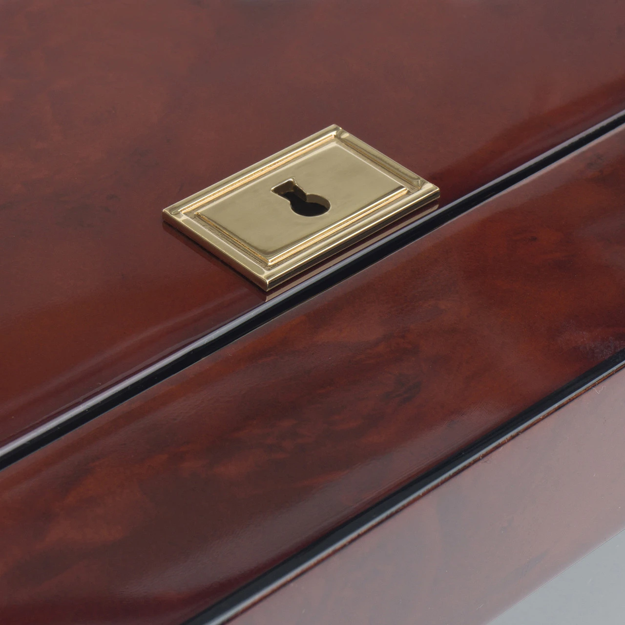 WOLF Savoy Burlwood Single Watch Winder 454410 4 WOLF Savoy Burlwood Single Watch Winder 454410 - Image 4